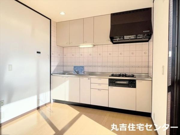 ��ʌ��t�����s�唨�̃}���V�����̃L�b�`��