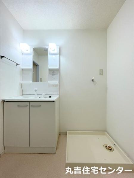 ��ʌ��t�����s����T���ڂ̃}���V�����̐��ʏ�