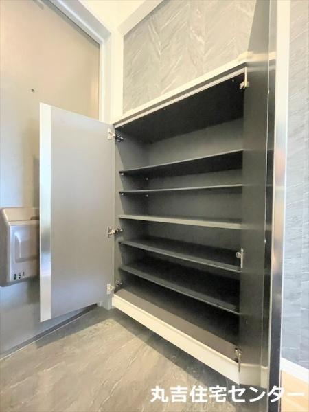 ��ʌ��t�����s����T���ڂ̃}���V�����̎��[