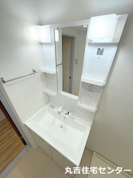 ��ʌ��t�����s����T���ڂ̃}���V�����̐��ʏ�