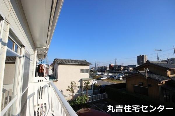 ��ʌ��t�����s��}�̃A�p�[�g�̃o���R�j�[