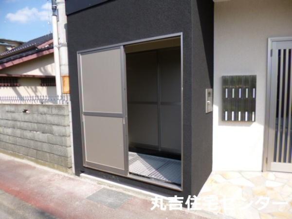 ��ʌ��t�����s��g�c�̃}���V�����̂��̑����L����