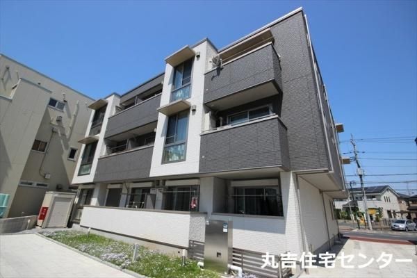 ��ʌ��t�����s���̃}���V�����̌����O��