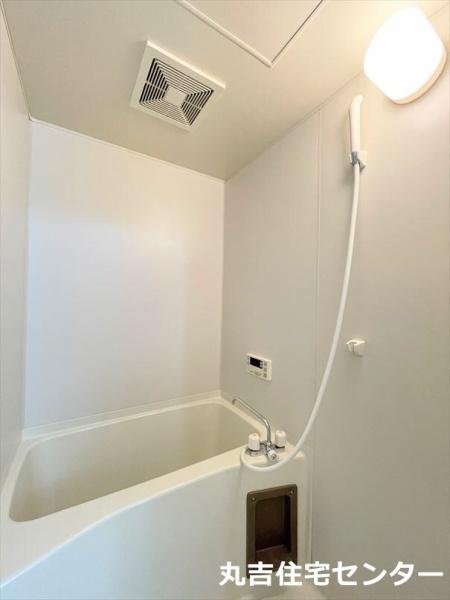 ��ʌ��z�J�s��ԑ䐼�S���ڂ̃A�p�[�g�̃o�X