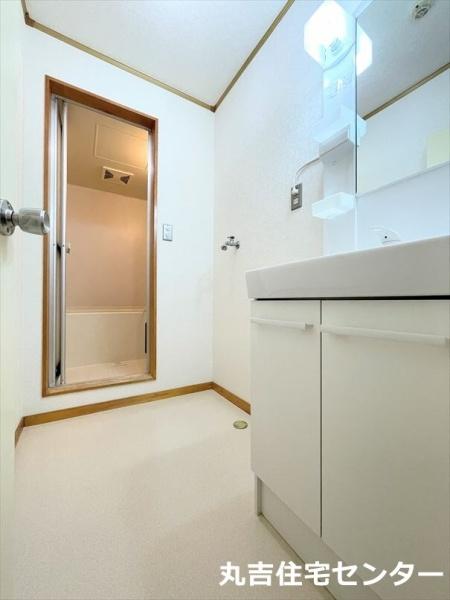 ��ʌ��z�J�s��ԑ䐼�S���ڂ̃A�p�[�g�̐��ʏ�