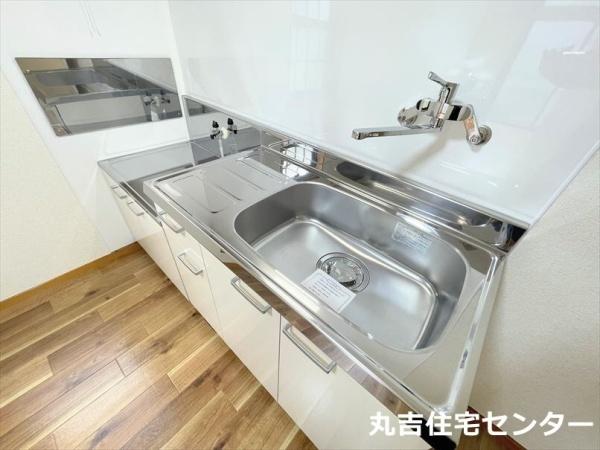 ��ʌ��z�J�s��ԑ䐼�S���ڂ̃A�p�[�g�̃L�b�`��