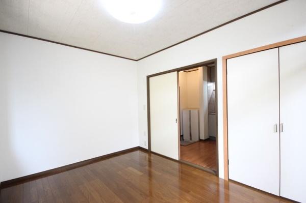 ��ʌ��t�����s�唨�̃A�p�[�g�̋����E���r���O