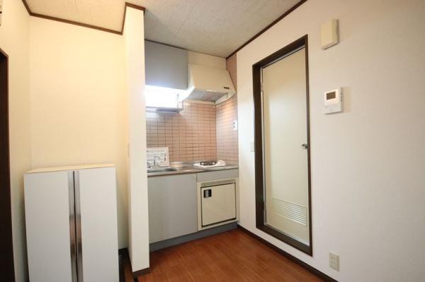 ��ʌ��t�����s�唨�̃A�p�[�g�̃L�b�`��