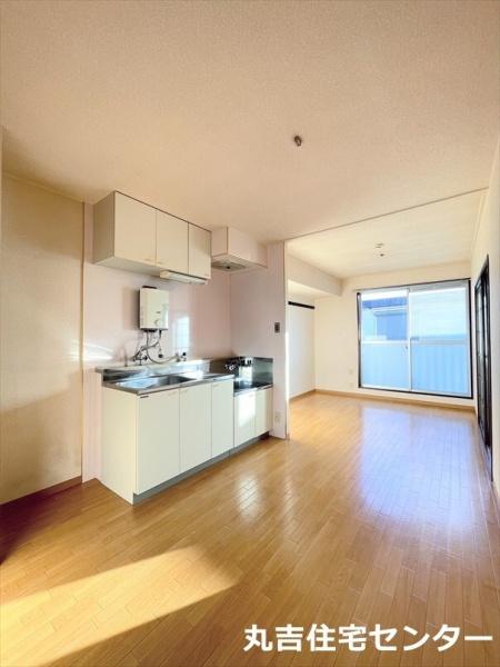 ��ʌ��t�����s�唨�̃A�p�[�g�̋����E���r���O