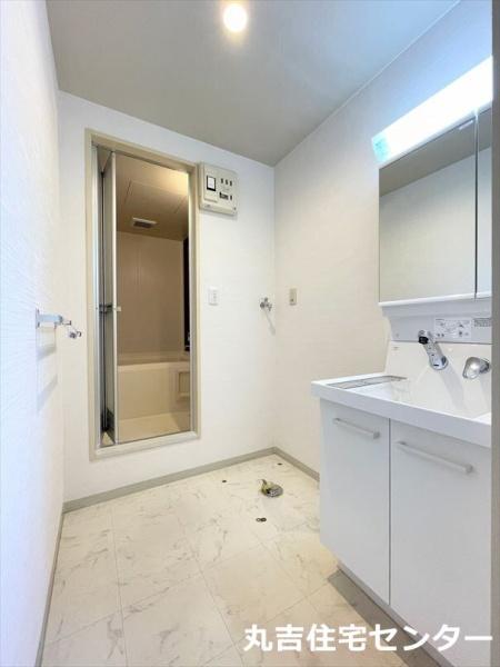 ��ʌ��z�J�s��ԑ䓌�S���ڂ̃A�p�[�g�̐��ʏ�