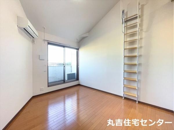 ��ʌ��t�����s���̃A�p�[�g�̋����E���r���O