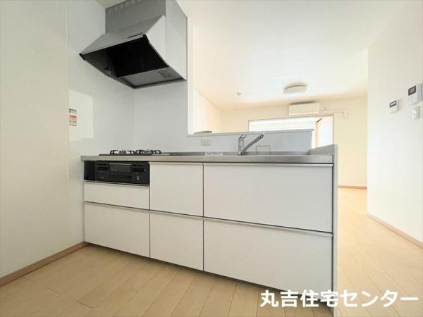 ��ʌ��z�J�s��ԑ䐼�Q���ڂ̃A�p�[�g�̃L�b�`��