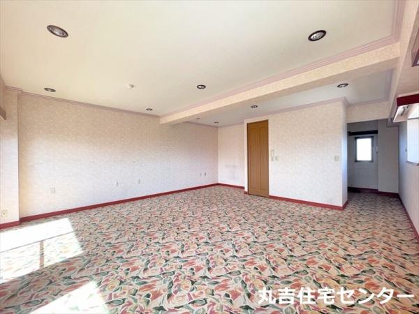 ��ʌ��z�J�s��ԑ䓌�P���ڂ̎������̋����E���r���O