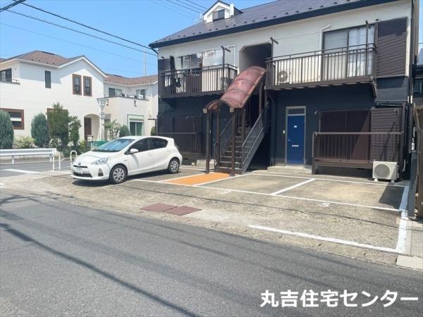 ��ʌ��z�J�s�厚�܎R�̃A�p�[�g�̒��ԏ�