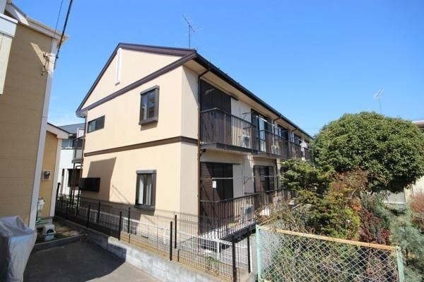 ��ʌ��t�����s���̃A�p�[�g�̌����O��