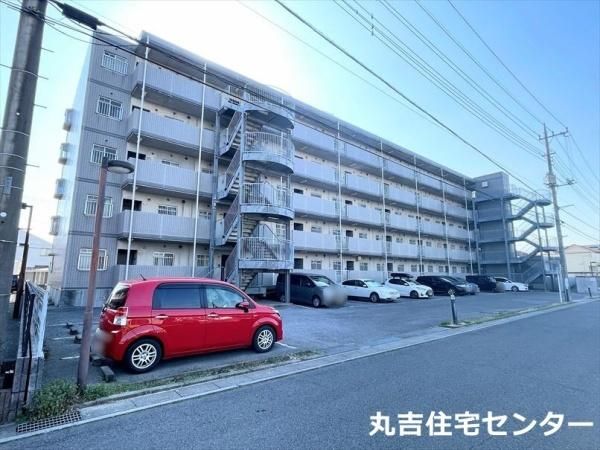 ��ʌ��z�J�s�����쒬�̃}���V�����̌����O��