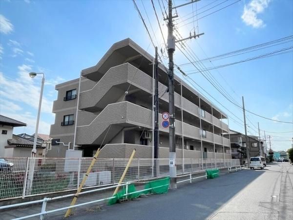 ��ʌ��z�J�s�厚�܎R�̃}���V�����̌����O��