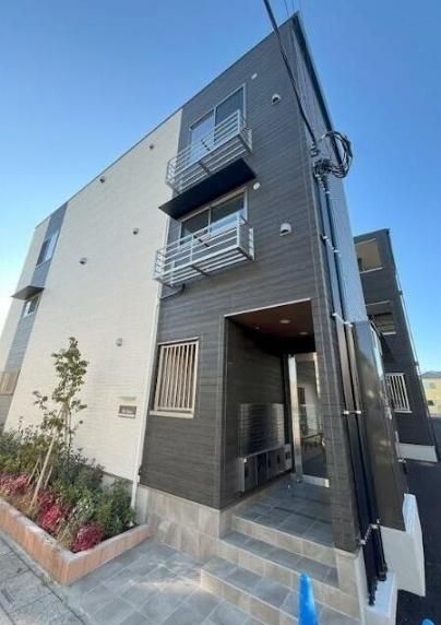 ��ʌ��t�����s��}�̃A�p�[�g�̌����O��