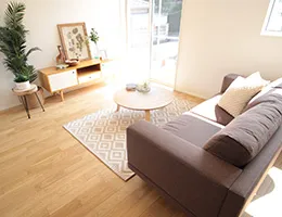 t[ÕrOɒF\t@Ɩ؂łłۂ[e[uuĂ