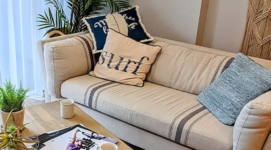 AC{[̃\t@Ɩ؂łł[e[uÅϗtAuꂽt[O̕